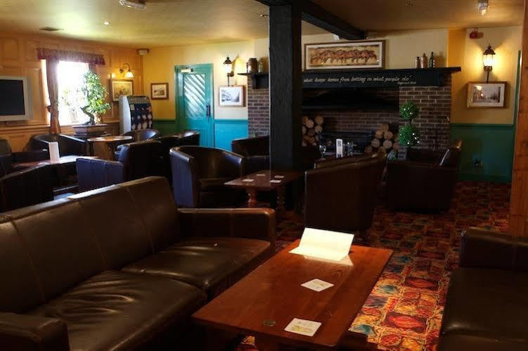 Newmarket Inn Луис Екстериор снимка